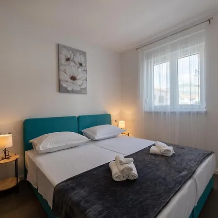 Maya & Tina Apartament